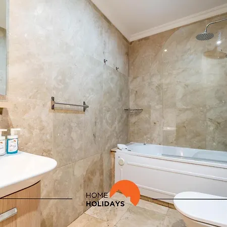 #129 Newtown, Pool, Private Park, High Speed Wifi Apartamento
