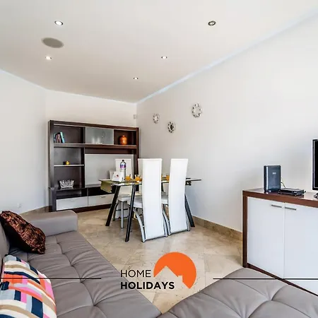 Apartamento #129 Newtown, Pool, Private Park, High Speed Wifi